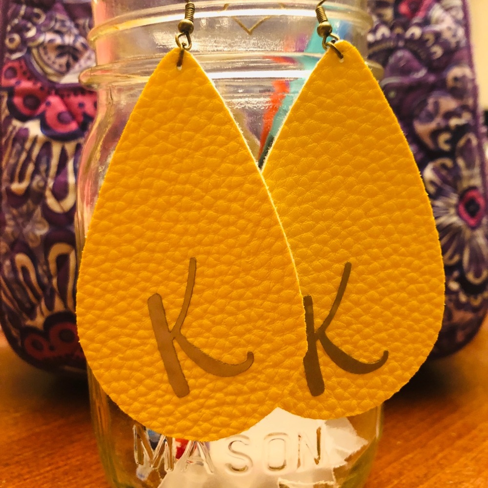Leather earring! 💕 - Picture 4 of 8
